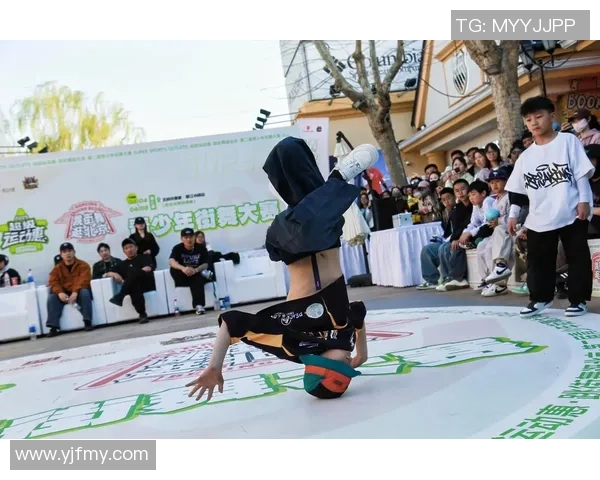 深圳滑板队在世界街舞大赛中的默契配合与精彩表现分析