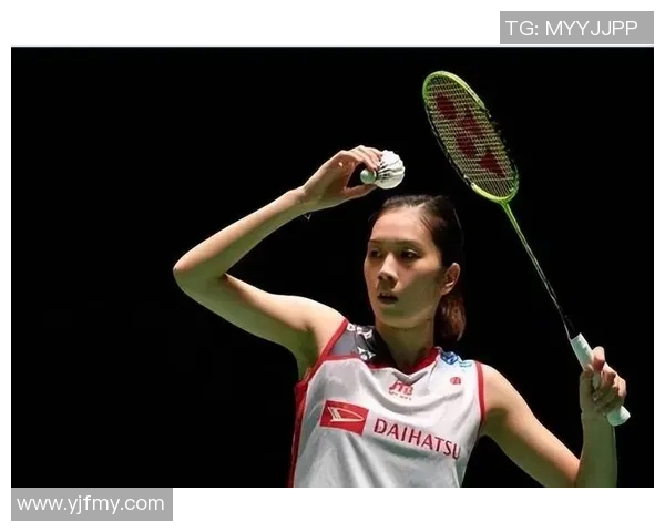 天下足球女主持人美腿魅力四射引领时尚潮流成为球迷心目中的女神